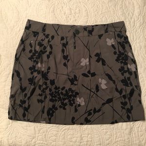 Gap skirt